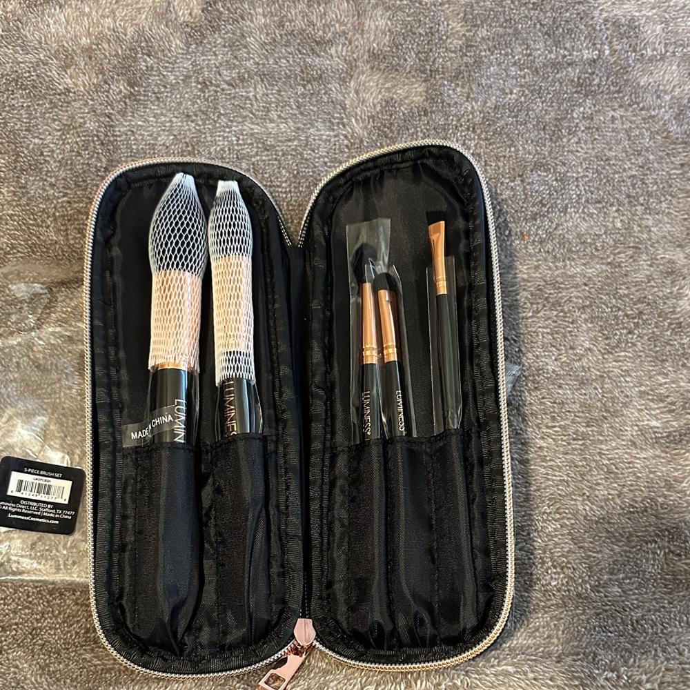 Luminess Elegant Black Cosmetic Pouch Brushes Included - Picture 3 of 3